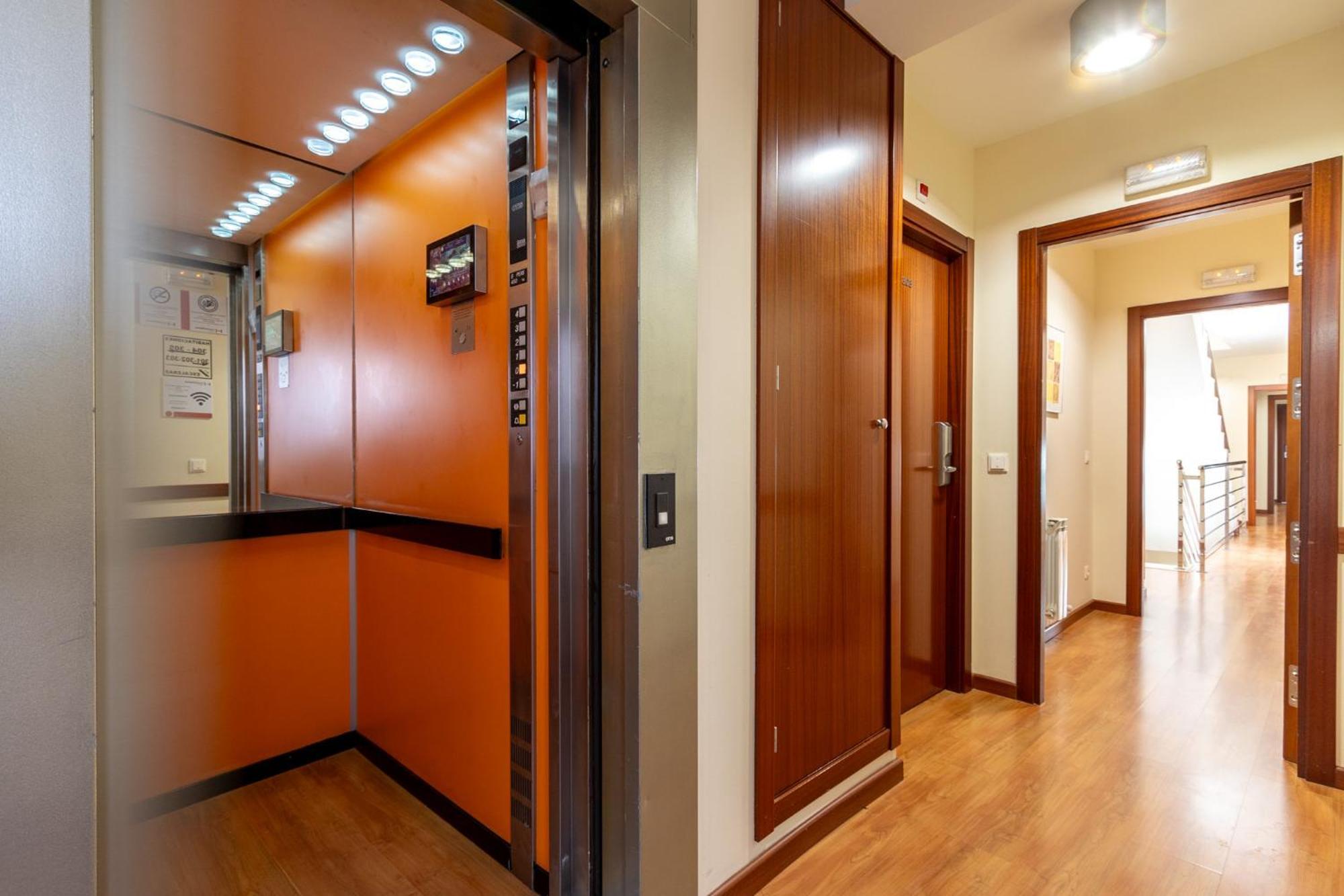 Insidehome Zaravencia Plaza Mayor トロ エクステリア 写真