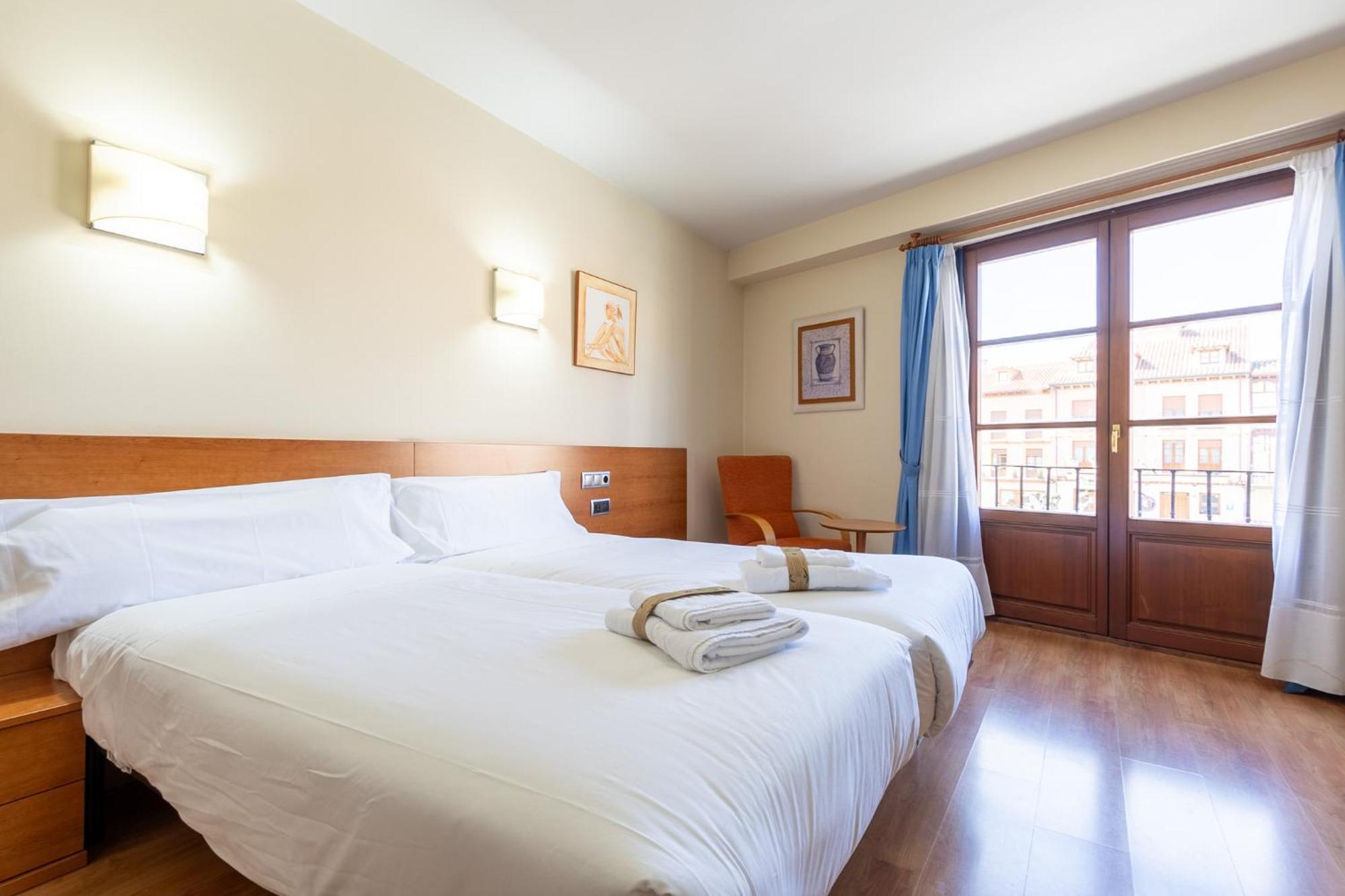Insidehome Zaravencia Plaza Mayor トロ エクステリア 写真